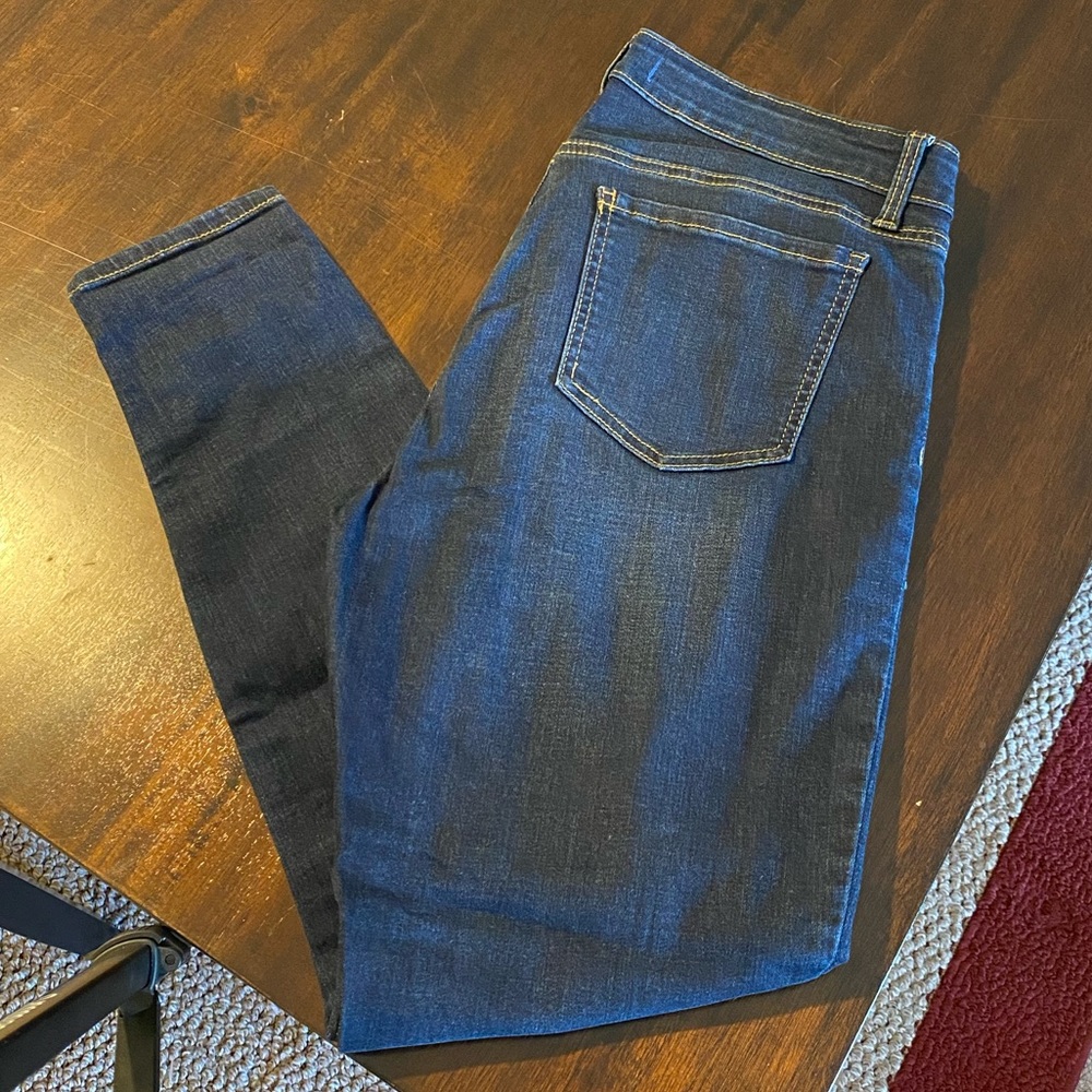 Studio Blue, dark wash skinny Jean, size 31 (aka 12) mid rise